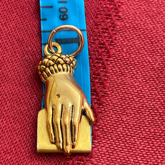 5/$10❤️❤️❤️NEW BRASS HAND CHARM PENDANT - Picture 2 of 2